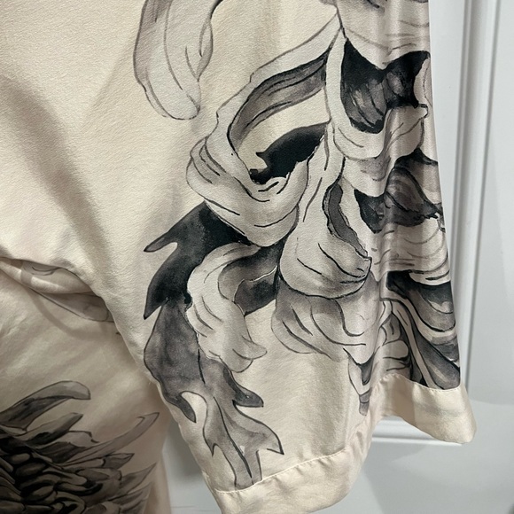 Kim + Ono Floral Kimono robe 100% silk - Picture 7 of 12